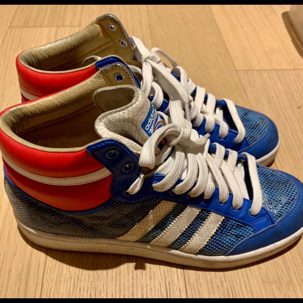 Adidas High Top Sneaker